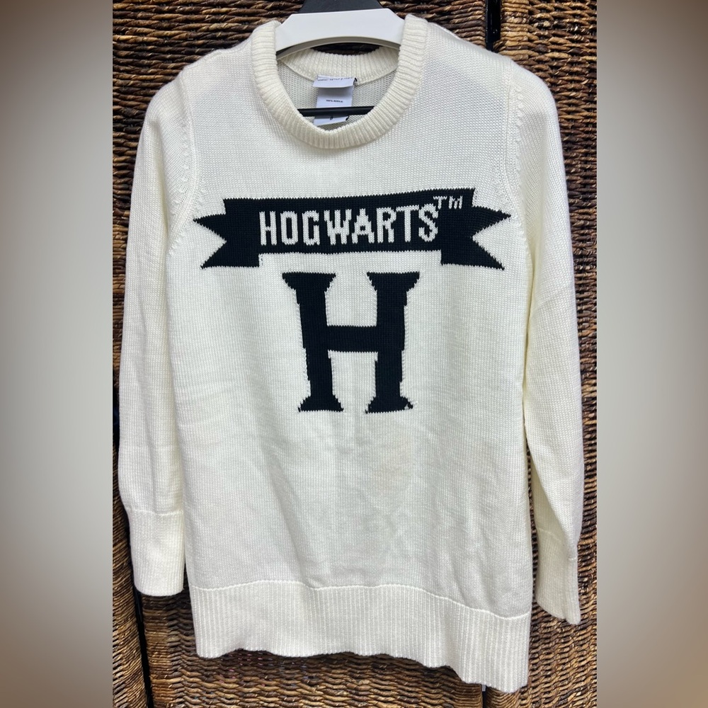 Torrid- Warner Bros. Hogwarts‎ White Crewneck Sweater, Size:0/Large, Womens